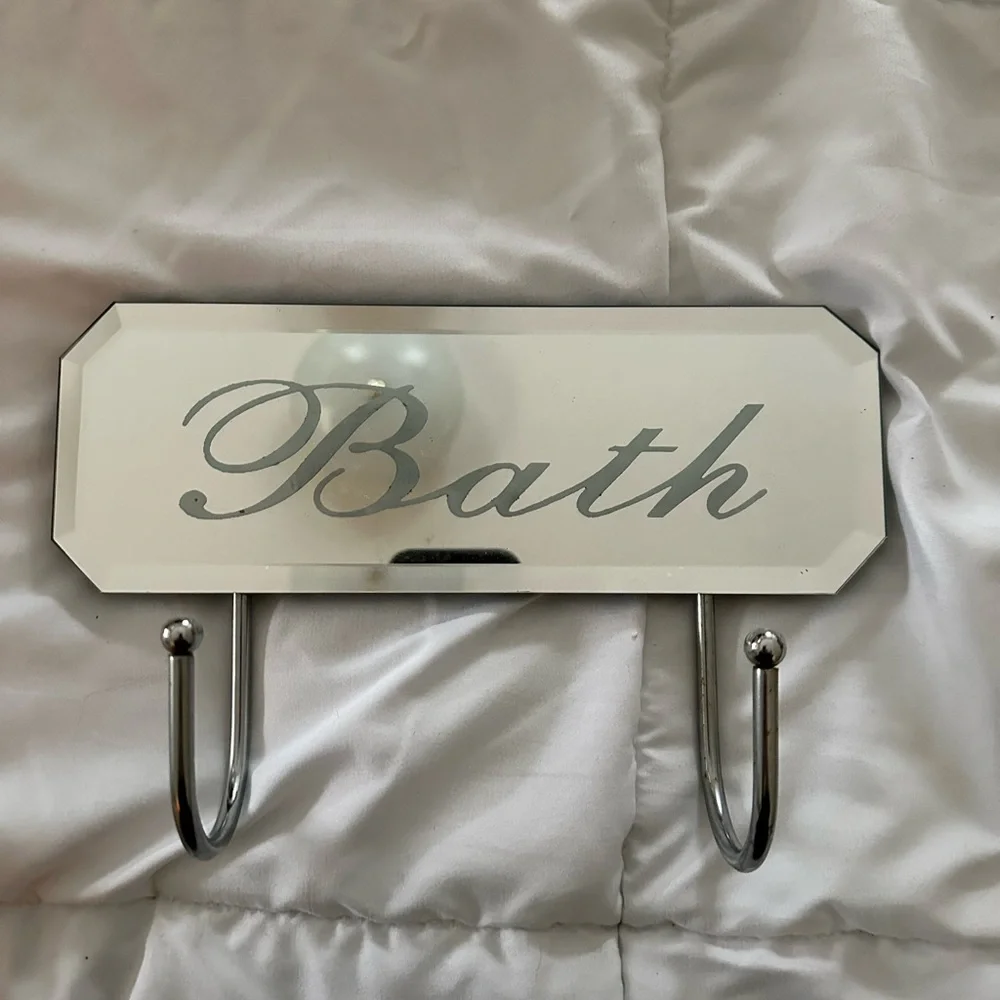Elegant Silver Bath Hook (X)